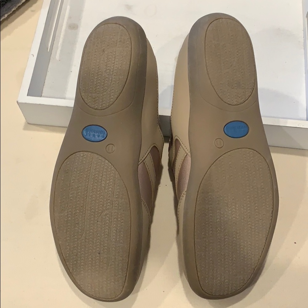 Basic Editions Beige Zip Up Sneakers Size 11 - image 2